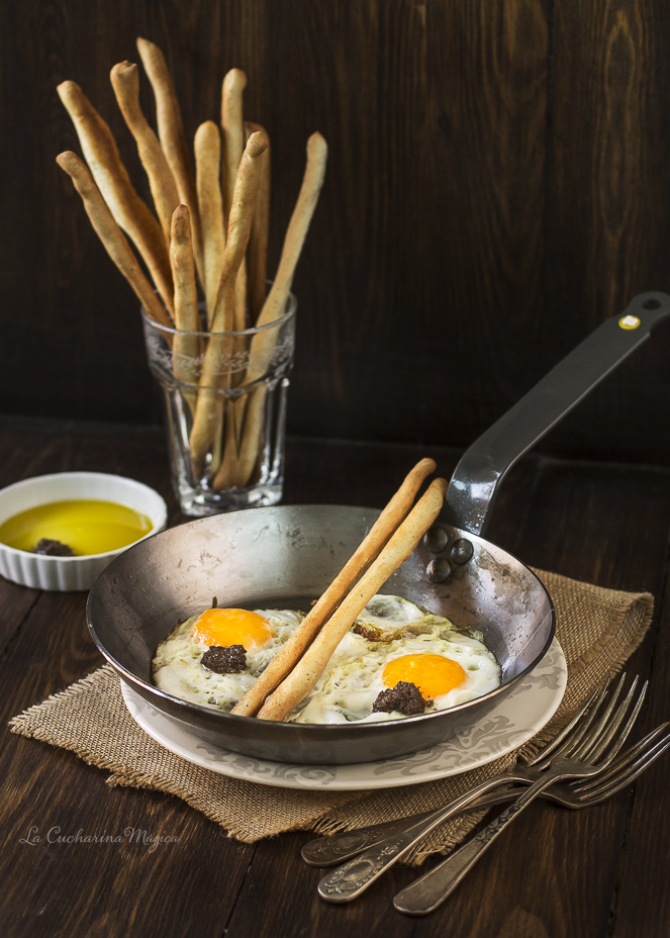 Grissini con huevos trufados Grissini con huevos trufados