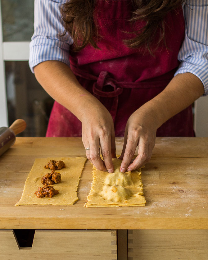 Cómo hacer raviolis o ravioles caseros paso a paso | La Cucharina Mágica