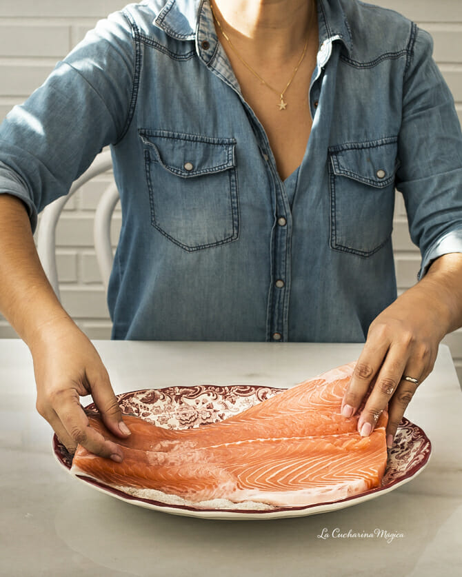 Cómo hacer salmón ahumando casero con sal | La Cucharina Mágica